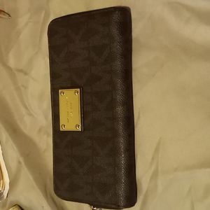 Micheal kors wallet